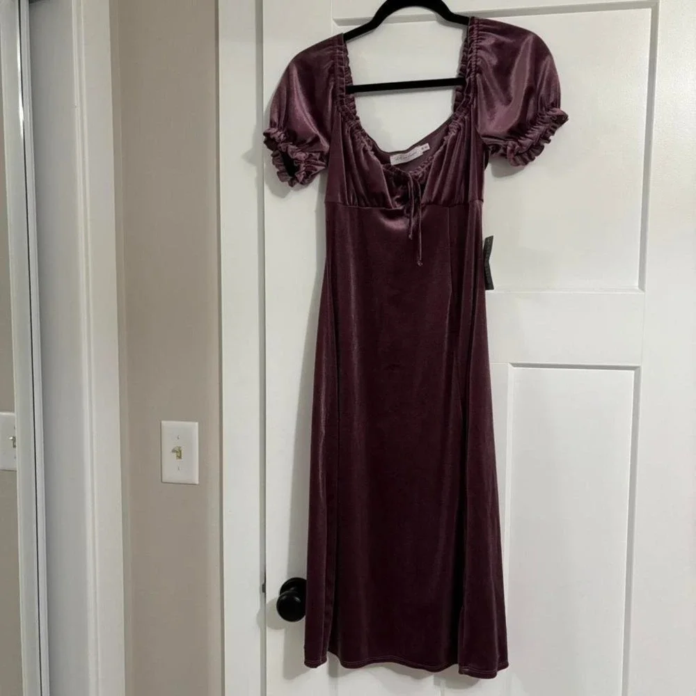 Violet velvet‎ All in Favor midi dress new with tags* puff sleeve